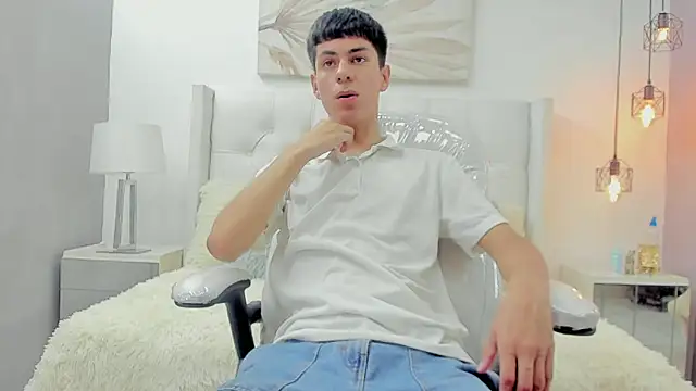 Snapshot of Johann_sex chatting on May 28, 6:16 pm Johann sex online show from May 28, 6:16 pm