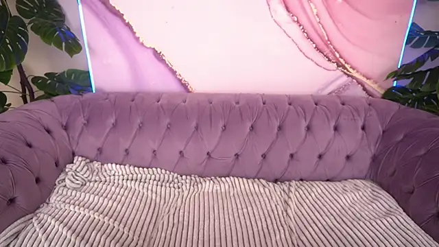 Snapshot of PaigePrado chatting on July 15, 5:51 pm PaigePrado online show from July 15, 5:51 pm