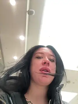 AlishaPrettyBlade online show from April 20, 5:43 am