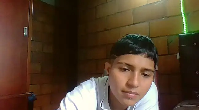 cora-gunn online show from March 12, 9:03 pm