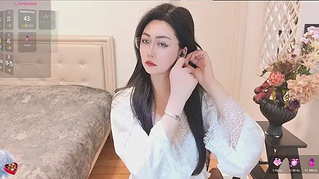 Tingdie online show from April 2, 11:30 am