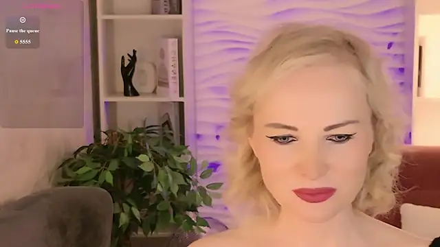 Snapshot of Sandra_Kind chatting on May 27, 5:37 am Sandra Kind online show from May 27, 5:37 am