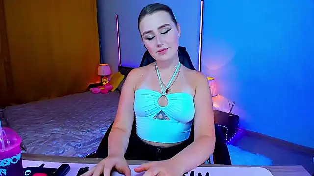 Snapshot of Sofia_beautifuul chatting on June 28, 2:28 am Sofia beautifuul online show from June 28, 2:28 am