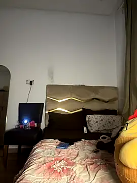 Snapshot of Roroo002 chatting on September 16, 12:44 am Roroo002 online show from September 16, 12:44 am