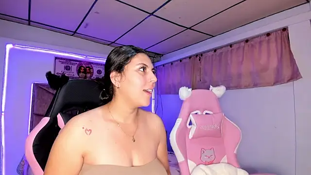 Cristal Smith20 online show from March 10, 1:49 pm