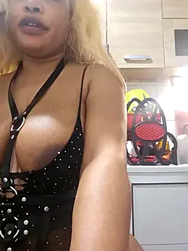 Snapshot of Louna45dv chatting on February 16, 11:37 pm Louna45dv online show from February 16, 11:37 pm