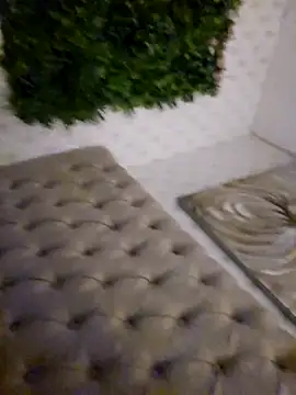 Snapshot of Louna45dv chatting on February 19, 4:22 pm Louna45dv online show from February 19, 4:22 pm