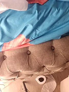 Snapshot of Louna45dv chatting on February 24, 11:43 am Louna45dv online show from February 24, 11:43 am