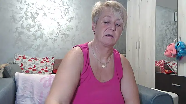 RosesandLillies online show from November 11, 5:46 pm