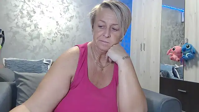 RosesandLillies online show from November 25, 5:24 pm