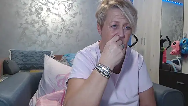 RosesandLillies online show from March 5, 6:04 pm