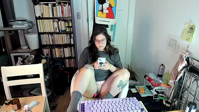 Rosiee69  online show from November 17, 9:42 pm