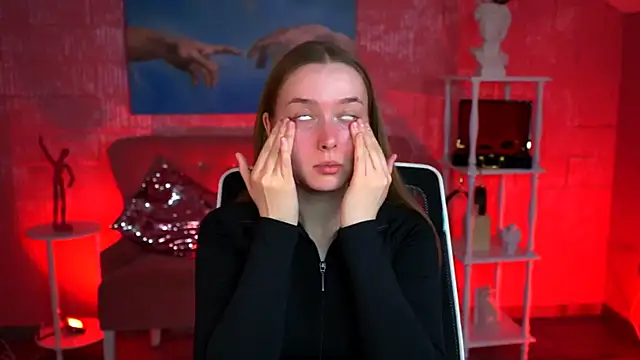 JenniferGraces online show from April 6, 8:48 am