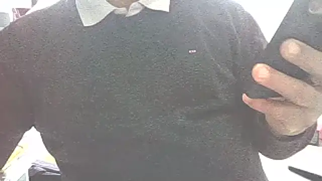 Snapshot of francoisM45 chatting on February 24, 8:06 am francoisM45 online show from February 24, 8:06 am