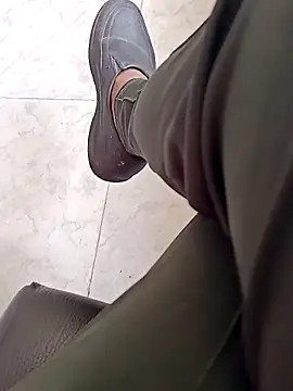 Snapshot of 766yuvi chatting on February 28, 5:41 am 766yuvi online show from February 28, 5:41 am