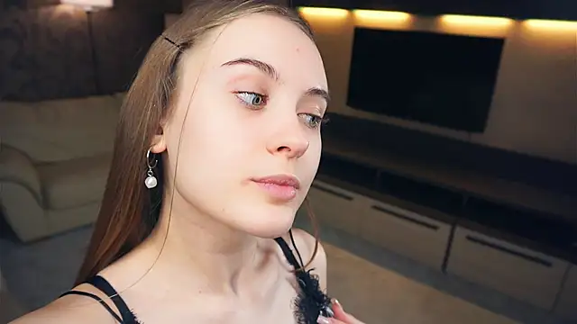 Snapshot of QuennaCoote chatting on March 6, 10:09 am QuennaCoote online show from March 6, 10:09 am