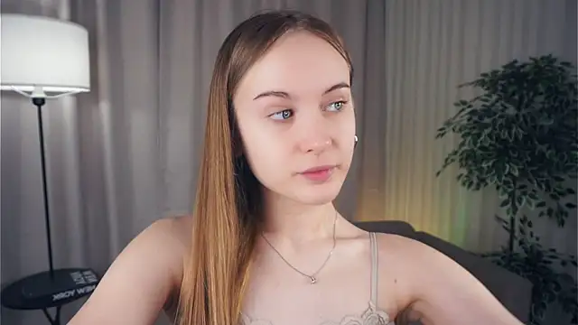 Snapshot of QuennaCoote chatting on March 13, 5:54 am QuennaCoote online show from March 13, 5:54 am