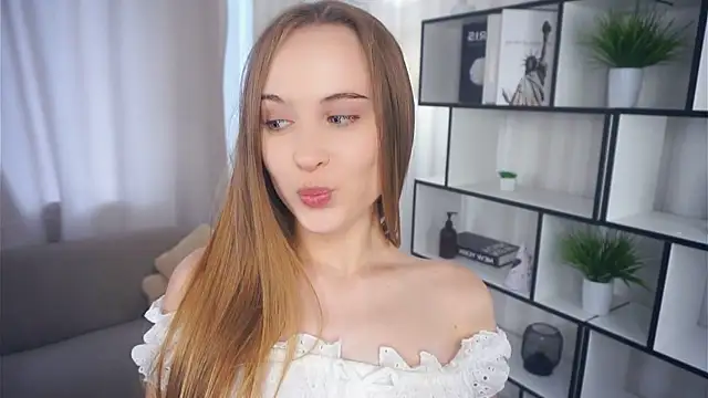 Snapshot of QuennaCoote chatting on September 21, 6:48 am QuennaCoote online show from September 21, 6:48 am