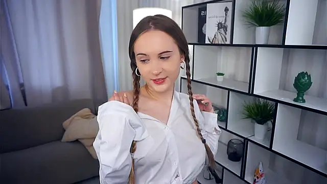 Snapshot of QuennaCoote chatting on October 11, 8:02 am QuennaCoote online show from October 11, 8:02 am