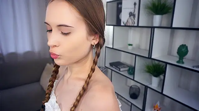 Snapshot of QuennaCoote chatting on October 15, 6:13 am QuennaCoote online show from October 15, 6:13 am