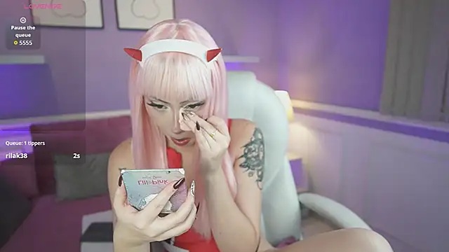 Snapshot of SaharaKramer chatting on November 20, 7:13 pm SaharaKramer online show from November 20, 7:13 pm