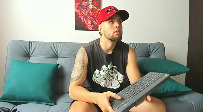 Snapshot of bastianwatson10 chatting on March 15, 4:54 pm bastianwatson10 online show from March 15, 4:54 pm