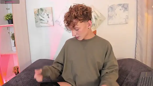 iiangel  online show from November 13, 6:45 am