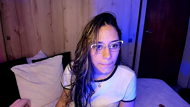 Snapshot of TANIA_06 chatting on April 25, 1:14 pm TANIA 06 online show from April 25, 1:14 pm