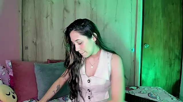 Snapshot of TANIA_06 chatting on May 30, 8:50 pm TANIA 06 online show from May 30, 8:50 pm