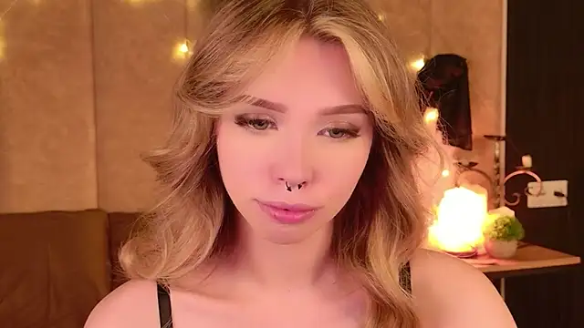Snapshot of Sierra_Fane chatting on May 29, 6:11 am Sierra Fane online show from May 29, 6:11 am