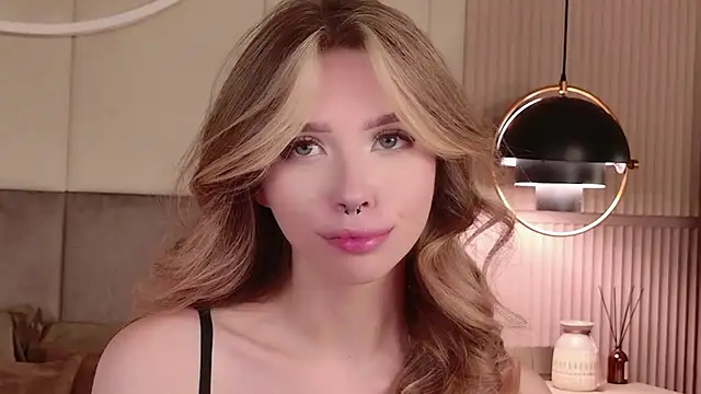 Snapshot of Sierra_Fane chatting on July 20, 10:39 am Sierra Fane online show from July 20, 10:39 am