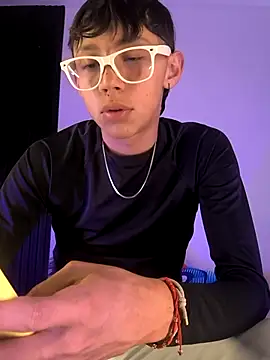 Snapshot of Andres_Sebas chatting on February 28, 5:15 pm Andres Sebas online show from February 28, 5:15 pm