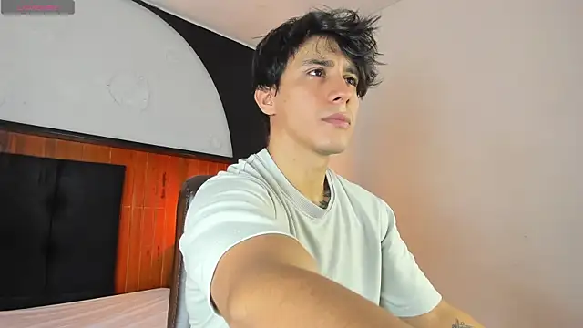 Allex Cano online show from February 26, 8:41 pm