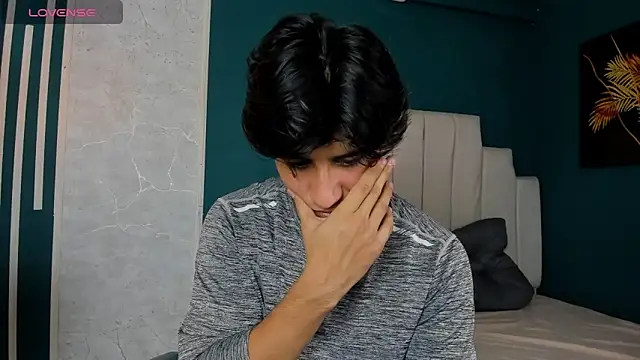 Allex Cano online show from April 22, 4:04 am