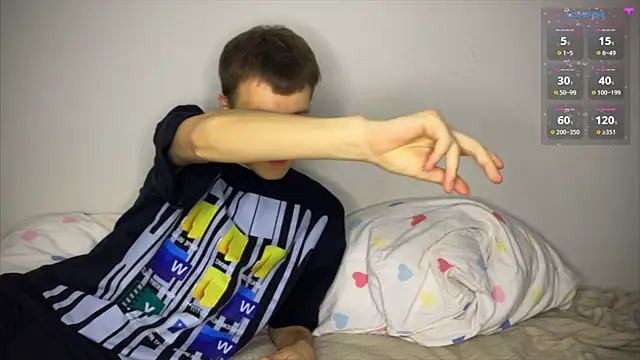 Snapshot of griwkaaa chatting on October 3, 8:39 pm griwkaaa online show from October 3, 8:39 pm