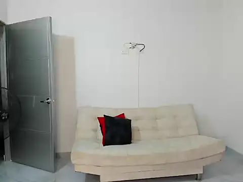 Snapshot of horrny_18_victoria chatting on May 13, 4:54 am horrny 18 victoria online show from May 13, 4:54 am
