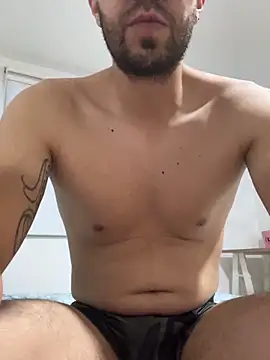 Snapshot of BastianVega chatting on February 18, 4:15 am BastianVega online show from February 18, 4:15 am