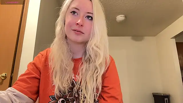 Snapshot of ashisscene chatting on January 7, 11:07 pm ashisscene online show from January 7, 11:07 pm