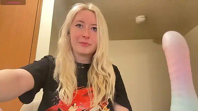 Snapshot of ashisscene chatting on January 10, 3:19 am ashisscene online show from January 10, 3:19 am