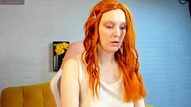 Snapshot of KristinMoore chatting on March 20, 9:26 am KristinMoore online show from March 20, 9:26 am