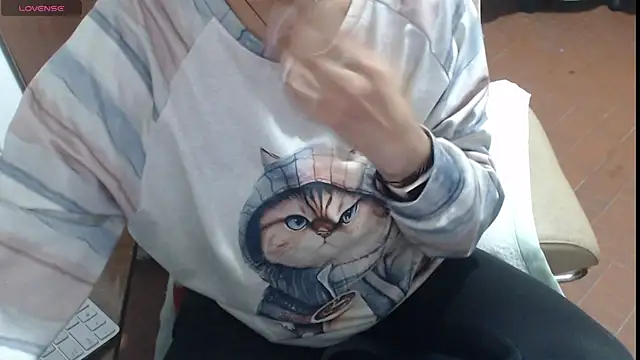 Snapshot of Sexyqueen_mature_ chatting on March 8, 1:17 am Sexyqueen mature  online show from March 8, 1:17 am