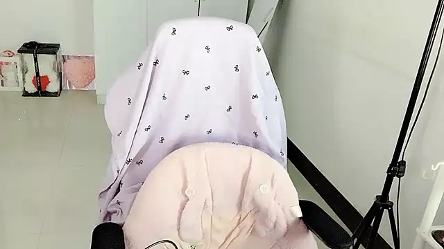 Annnnqi-77 online show from April 12, 7:13 am