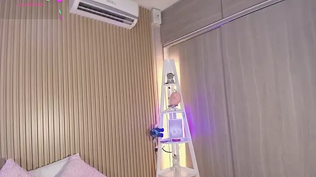 emily sweett24 online show from March 21, 12:21 pm