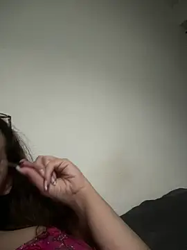 Snapshot of lola__med chatting on February 23, 9:05 pm lola med online show from February 23, 9:05 pm