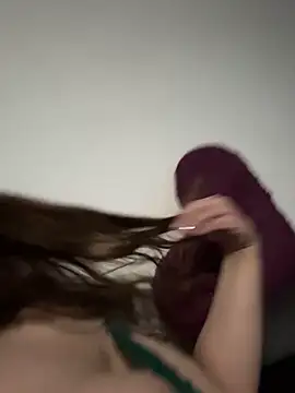 Snapshot of lola__med chatting on March 8, 7:53 pm lola med online show from March 8, 7:53 pm