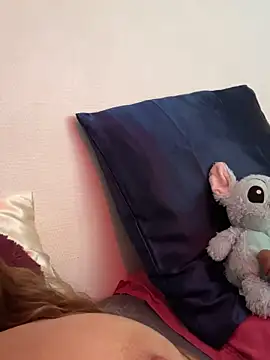 Snapshot of lola__med chatting on September 13, 2:17 pm lola med online show from September 13, 2:17 pm