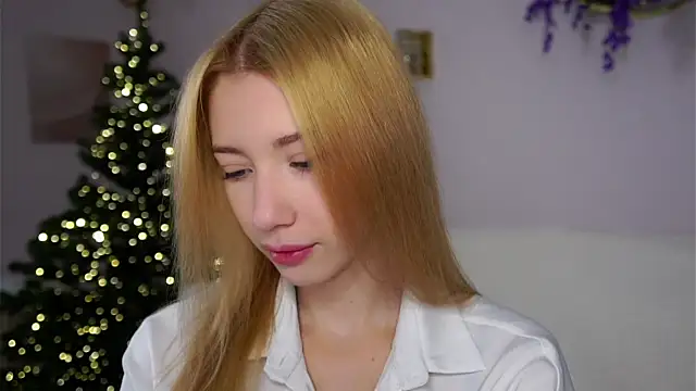 SunnivaCovil online show from December 22, 2:47 pm