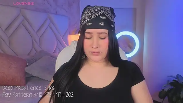 Snapshot of Leaa_Cox chatting on April 22, 7:37 pm Leaa Cox online show from April 22, 7:37 pm