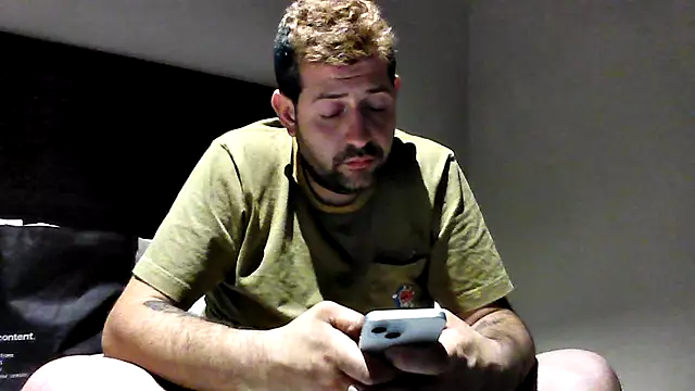 Snapshot of kinkyfag94 chatting on January 8, 11:12 am kinkyfag94 online show from January 8, 11:12 am