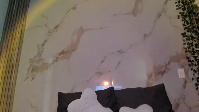 Snapshot of Little_Lau1 chatting on October 1, 7:53 pm Little Lau1 online show from October 1, 7:53 pm